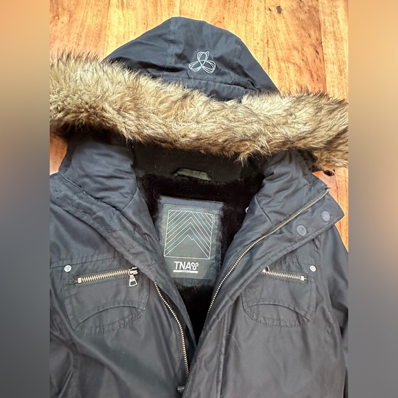 TNA- The Powder Parka Black - Picture 2 of 5